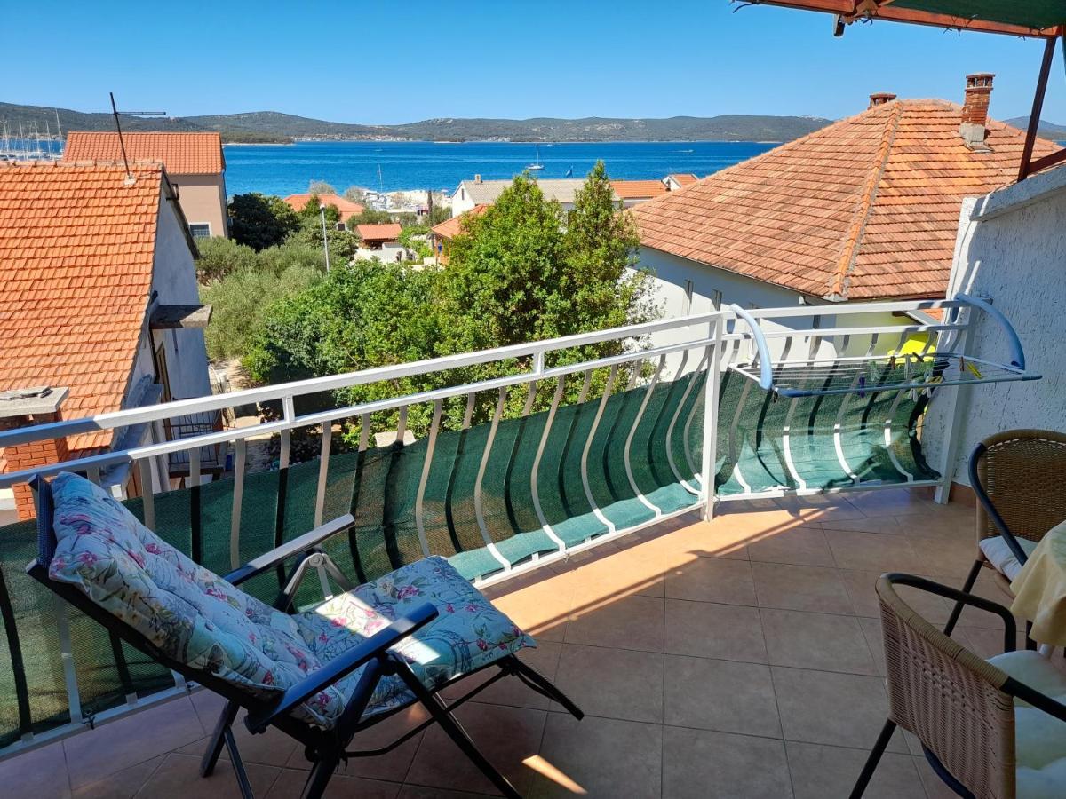 Apartment Gotovina Biograd Na Moru Exterior photo